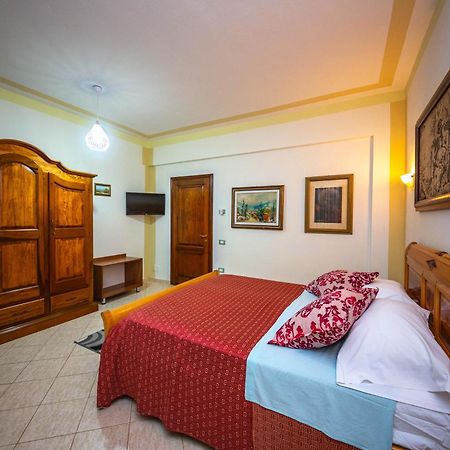 Hotel "San Saena " Radhime Exterior photo