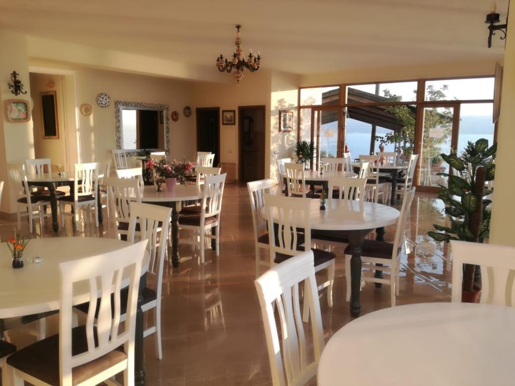 Hotel "San Saena " Radhime Exterior photo