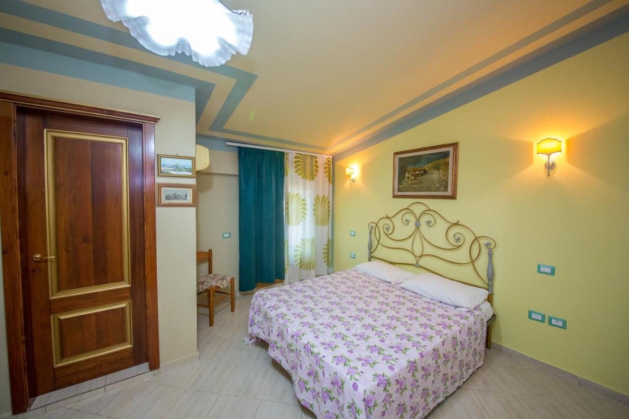 Hotel "San Saena " Radhime Exterior photo