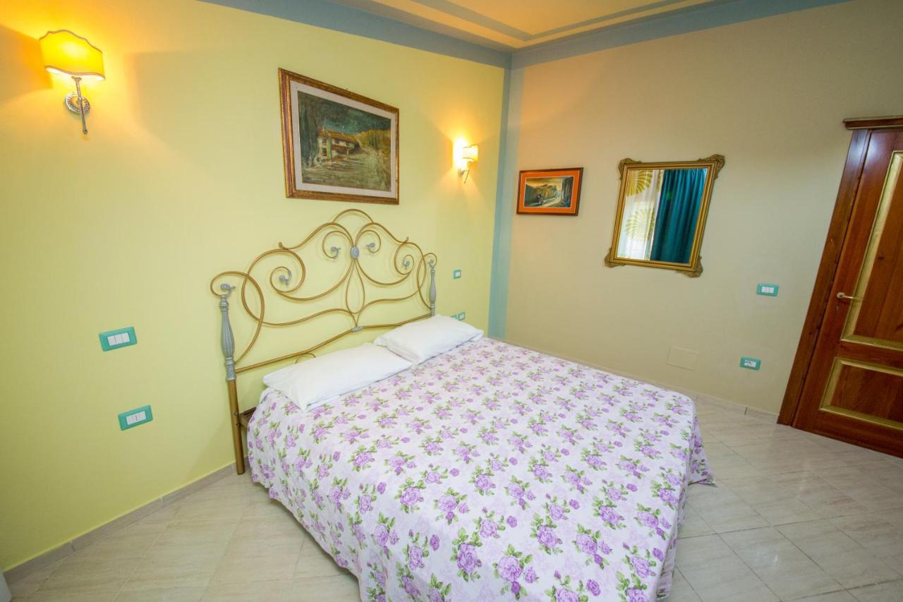 Hotel "San Saena " Radhime Exterior photo