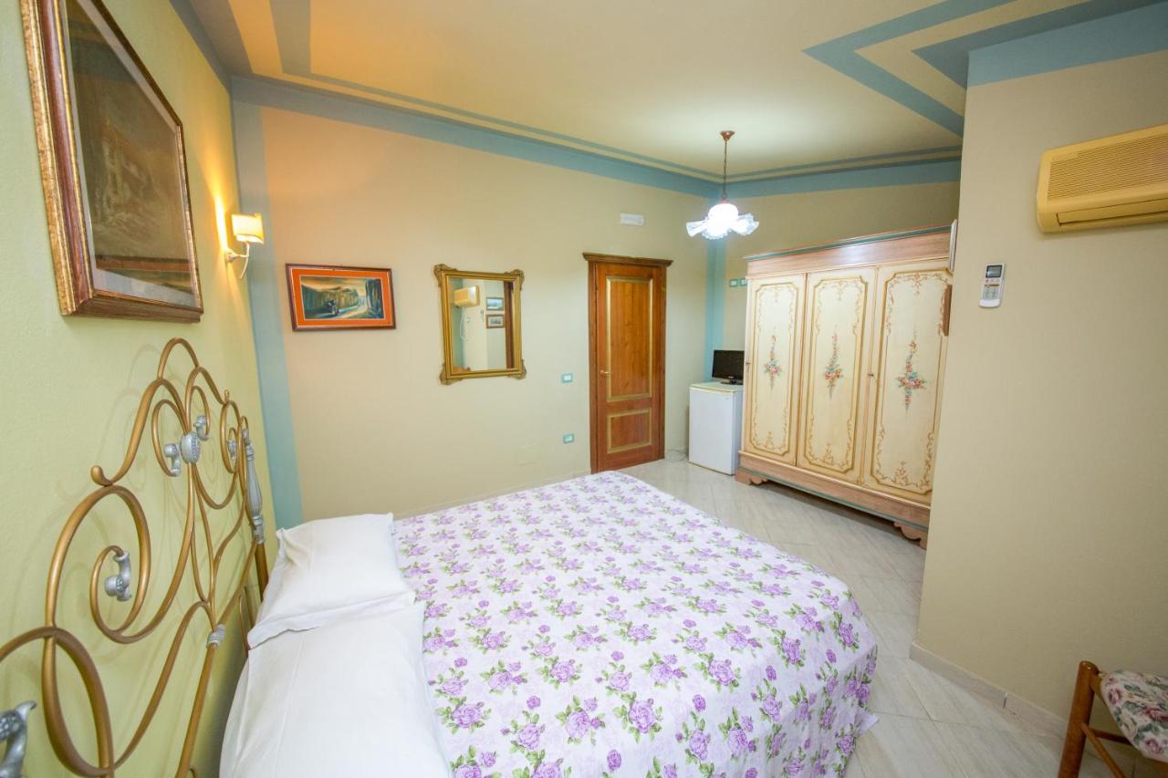 Hotel "San Saena " Radhime Exterior photo