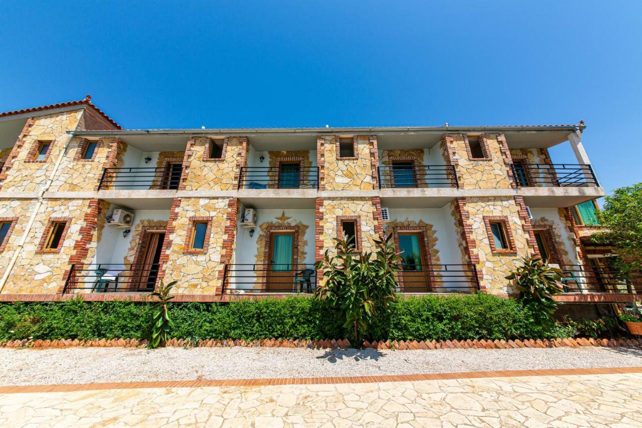 Hotel "San Saena " Radhime Exterior photo