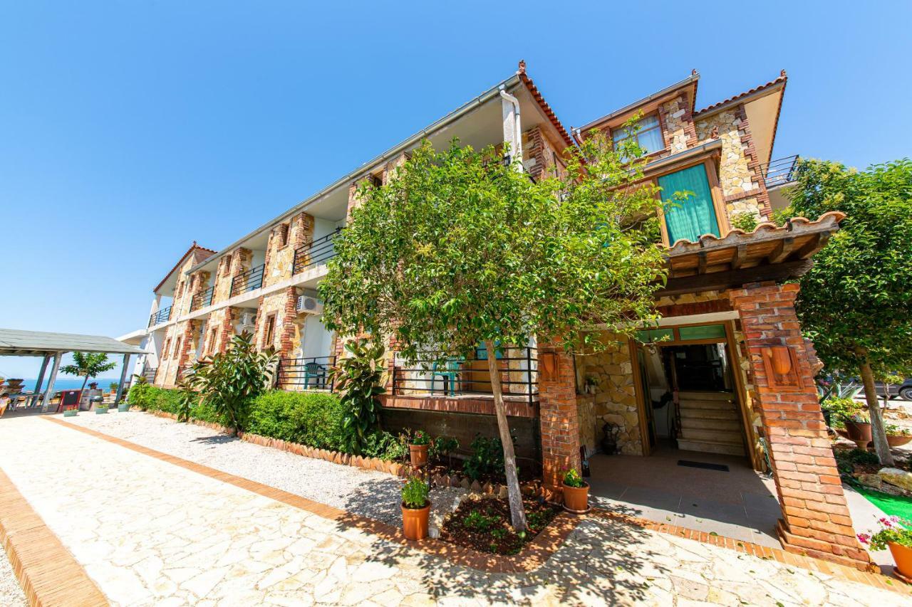 Hotel "San Saena " Radhime Exterior photo